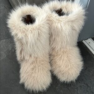 Fashion Nova Plush Cream Winter Boots